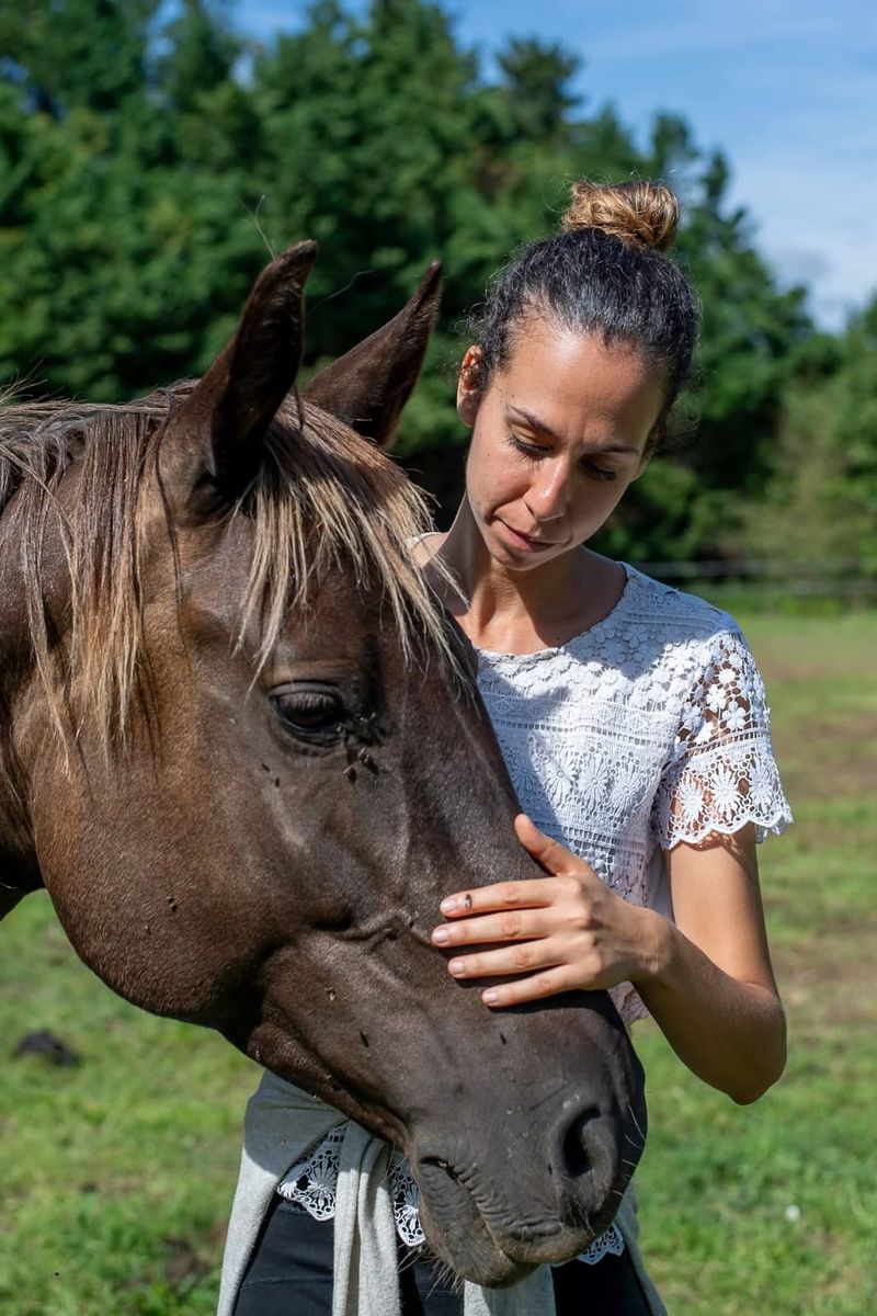 Élodie Nouchi avec un cheval